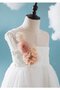 Ein Schulter Tüll Duchesse-Linie Empire Taille Blumenmädchenkleid mit Rüschen