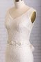 Halle Enganliegendes Rückenfreies V-Ausschnitt Brautkleid mit Schmetterlingsknoten