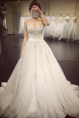 A-Line Perlenbesetztes Stilvolles Romantisches Brautkleid mit Applike