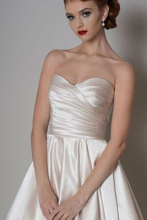 A-Line Trägerloser Ausschnitt Legeres Sexy Brautkleid mit Plissierungen