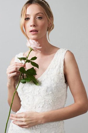 V-Ausschnitt plissiertes Schlichtes Brautkleid mit Applikation mit Bordüre