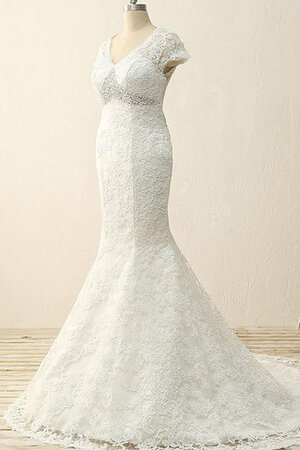 V-Ausschnitt Perlenbesetztes Meerjungfrau Stil Sittsames Brautkleid mit Bordüre