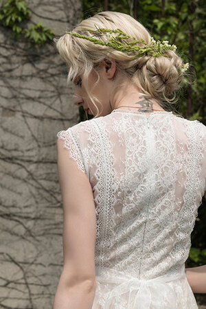 Klassisches Umwerfend Reißverschluss Hoher Kragen Brautkleid mit Bordüre