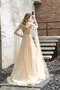 Sweep Train Garten Glamourös Ausgefallenes Brautkleid mit Juwel Ausschnitt