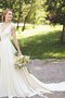 Sweep Train Modisches Romantisches Brautkleid mit Applike aus Spitze
