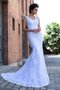 Meerjungfrau Kapelle Schleppe Sittsames Brautkleid mit Applike mit V-Ausschnitt
