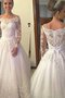 Duchesse-Linie Tüll Gericht Schleppe Brautkleid mit Bordüre mit langen Ärmeln