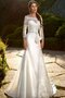 Satin Extravagantes Bodenlanges Brautkleid mit Schulterfreier Ausschnitt mit Applikation