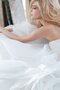 Gerüschtes Organza Reißverschluss Sweep Train Brautkleid mit Juwel Ausschnitt