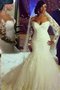 Tüll Sweep Train Herz-Ausschnitt Langärmeliges Brautkleid mit Applike