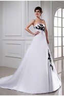 Empire Taille A-Line Satin Brautkleid mit Applikation mit Rücken Schnürung