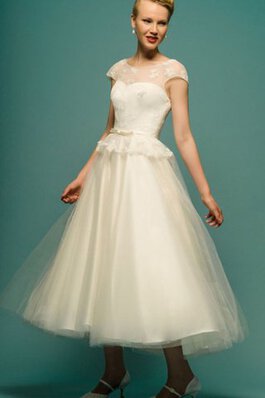 Zeitloses Ärmelloses Elegantes Brautkleid mit Applikation mit gekappten Ärmeln