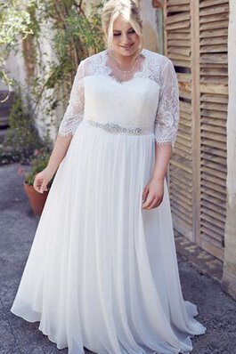 Plissiertes V-Ausschnitt Luxus Brautkleid mit halben Ärmeln mit Zickzack Ausschnitt