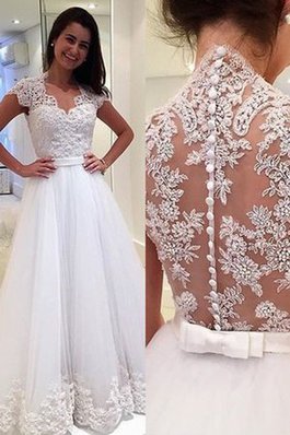 Prinzessin Träumer Bodenlanges Brautkleid mit Applike mit Sweep Zug