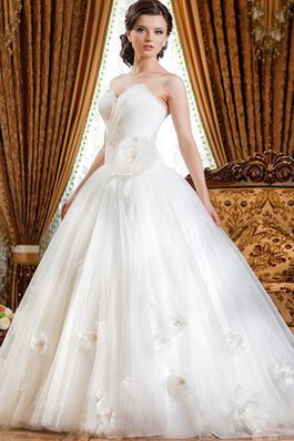 Ärmelloses Duchesse-Linie Perlenbesetztes Brautkleid aus Tüll mit Blume