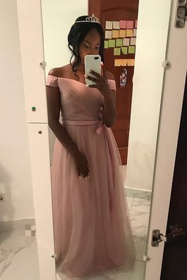 Prinzessin Schulterfreier Ausschnitt Bodenlanges Abendkleid aus Tüll mit Gürtel