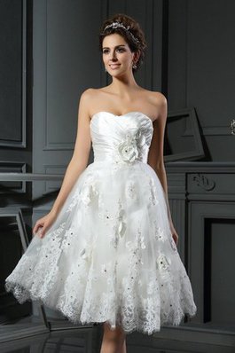 Ärmelloses Empire Taille Prinzessin A Linie Satin Brautkleid