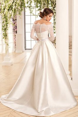 Satin Normale Taille A Linie Kapelle Schleppe Anständiges Brautkleid