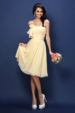 A-Line Prinzessin drapiertes Brautjungfernkleid ohne Träger mit Blume