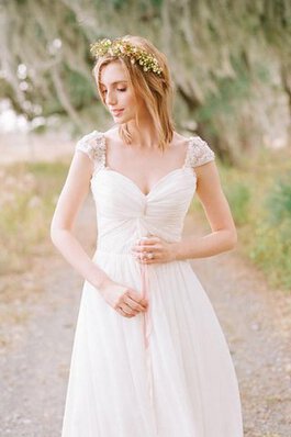 Strand Schlichtes Elegantes Brautkleid mit gekappten Ärmeln mit Bordüre