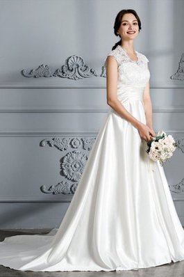 Duchesse-Linie Ärmelloses Satin V-Ausschnitt Gericht Schleppe Brautkleid