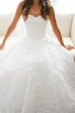 Bezaubernd Dom Prinzessin Romantisches Brautkleid mit Natürlicher Taille