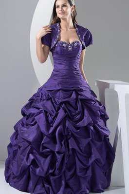 Pick-Ups Duchesse-Linie Gesticktes Quinceanera Kleid mit Herz-Ausschnitt