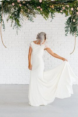 Vintage Bodenlanges Stilvolles Tiefer V-Ausschnitt Brautkleid mit Bordüre