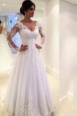 Tüll Duchesse-Linie Normale Taille Brautkleid mit V-Ausschnitt mit Gericht Schleppe