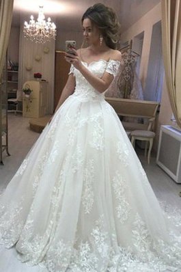 Engelwurz Klassisches Pompöse Brautkleid mit Applike mit Plissierungen