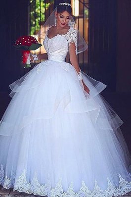 Attraktiv Romantisches Bodenlanges Brautkleid mit Langen Ärmeln mit Herz-Ausschnitt