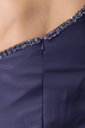 Perlenbesetztes Ein Schulterfreies Drapiertes Knielanges Cocktailkleid aus Chiffon