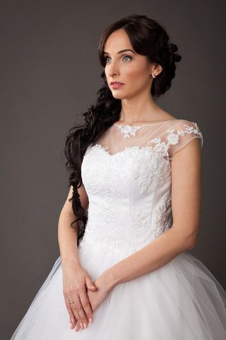 Reißverschluss Kurze Ärmeln plissiertes Brautkleid mit Bordüre mit gekappten Ärmeln