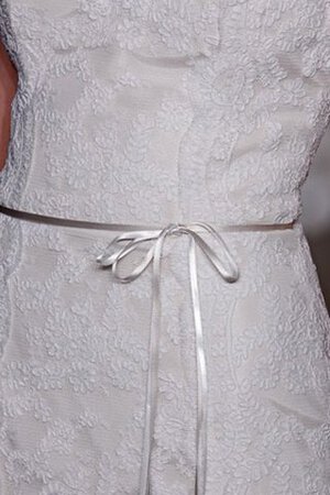 Herz-Ausschnitt Ärmelloses rückenfreies Brautkleid mit Schleife mit Bordüre