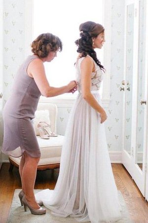 Prinzessin Natürliche Taile Schaufel-Ausschnitt Bodenlanges Brautkleid aus Tüll