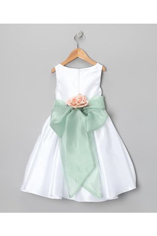 Ärmelloses A-Line Bateau Blumenmädchenkleid mit Blume mit Gürtel