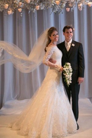 Halle Modus Stilvolles Brautkleid mit Plissierungen aus Tüll