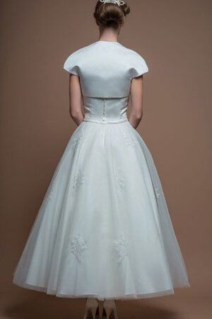 Schaufel-Ausschnitt A-Line Klassisches Brautkleid mit Knöpfen mit Gürtel