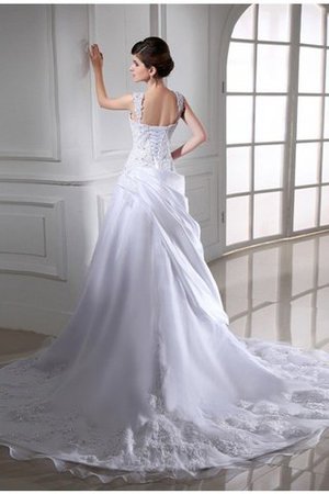 Organza Ärmellos Kapelle Schleppe Brautkleid mit Empire Taille mit Applikation