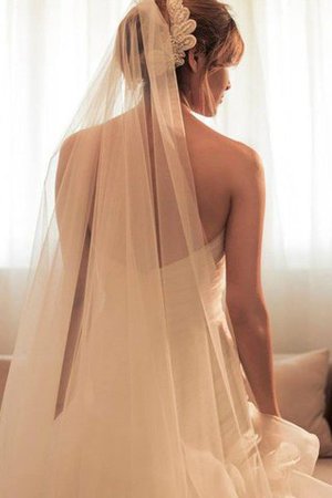 Sweep Zug Duchesse-Linie Organza Perlenbesetztes Natürliche Taile Brautkleid