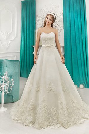 A-Line Spitze Bodenlanges Brautkleid mit Applike mit Schmetterlingsknoten