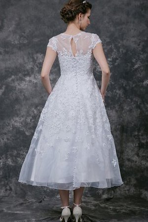 Bateau Ausschnitt A-Linie Stilvolles Wadenlanges Brautkleid mit Applike
