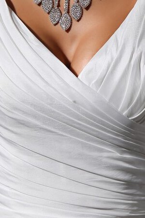 A Linie Satin Glamouröses Brautkleid mit Gericht Schleppe mit Rücken Schnürung