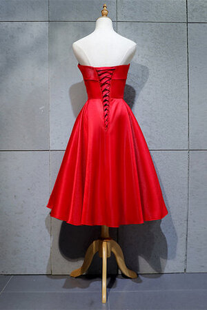 Normale Taille Wunderbar Romantisches Knielanges Ballkleid mit Stickerei