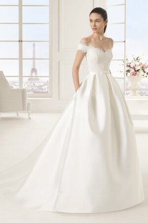 Gericht Schleppe Satin Brautkleid mit Gürtel mit Tasche