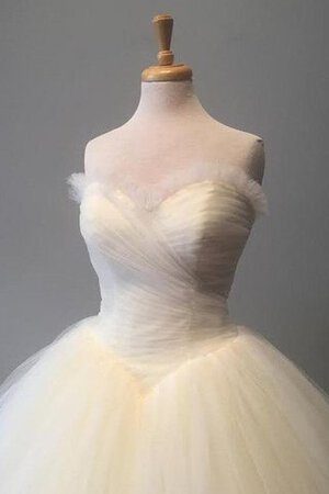 A Linie Tüll Duchesse-Linie Brautkleid mit Herz-Ausschnitt mit Rüschen