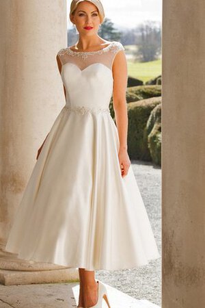 Kurze Ärmeln Plissiertes Satin Wadenlanges Brautkleid mit Applikation