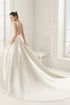 Dom Satin Glamouröses Romantisches Formelles Brautkleid