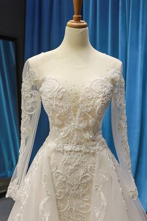 Besondere Dom Tüll Brautkleid mit Schaufel Ausschnitt mit Bordüre