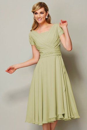 Kurze Ärmeln Normale Taille Chiffon Enges Brautjungfernkleid mit Rüschen